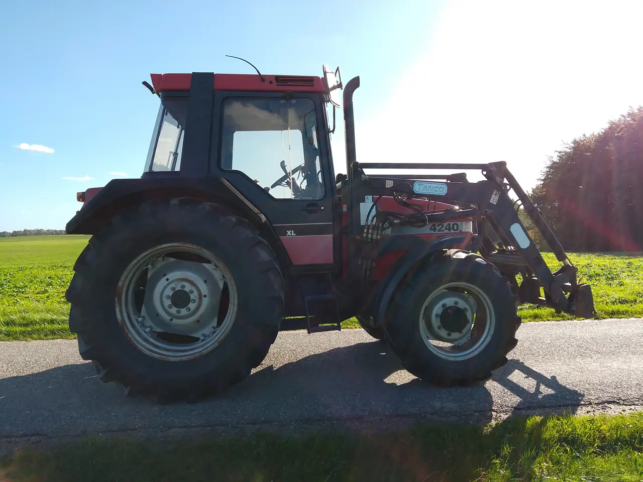 Billede 4 - Case 4240 XL exklusiv med frontlæsser