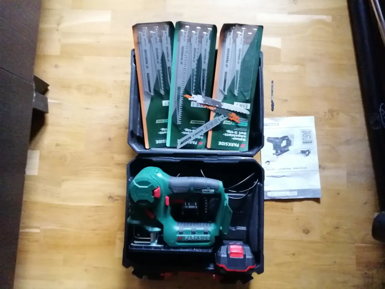 Billede 6 - en stiksav og en bajonetsav.