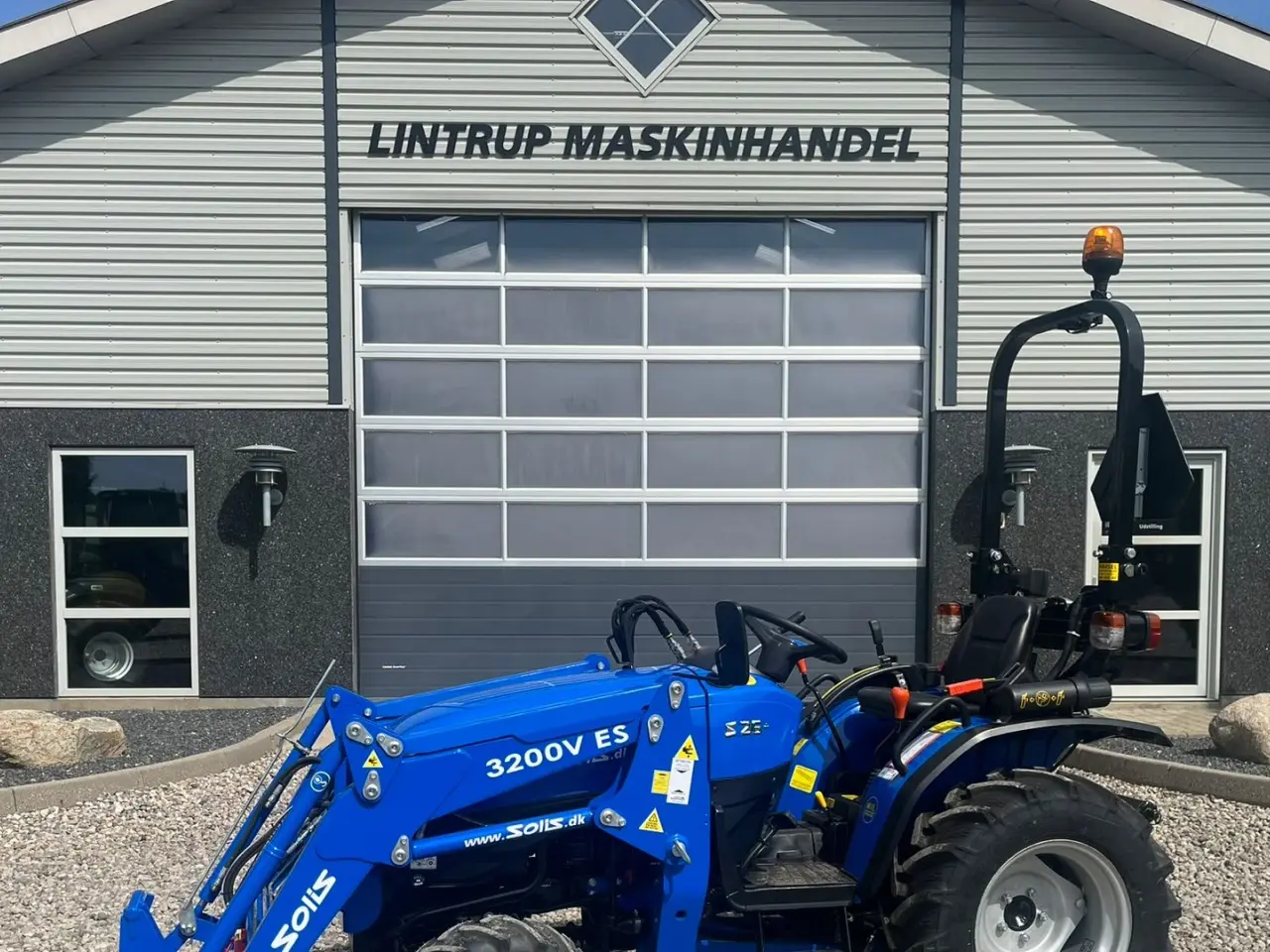 Billede 1 - Solis S26 6+2 gearmaskine med Fuldhydraulisk frontlæsser