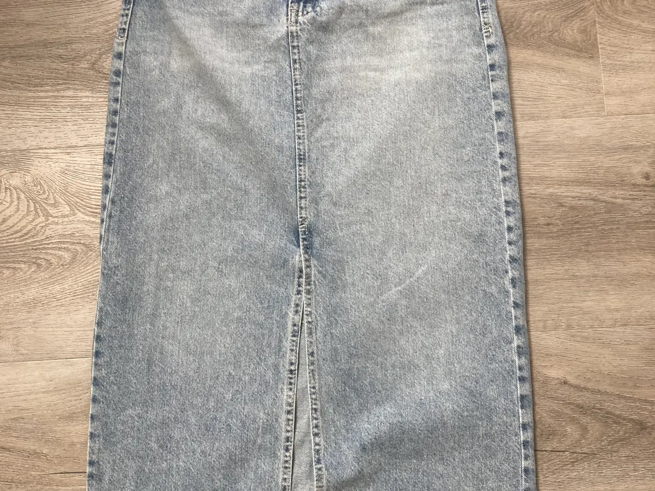 Billede 1 - Nederdel i denim str. S