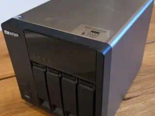 Qnap TS-469L 4-bay nas server/Opgraderet til 3GB R