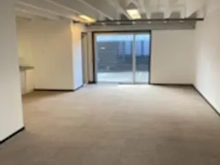 PÆNT OG LYST KONTOR/LAGER/PRODUKTIONSLEJEMÅL 80 M2