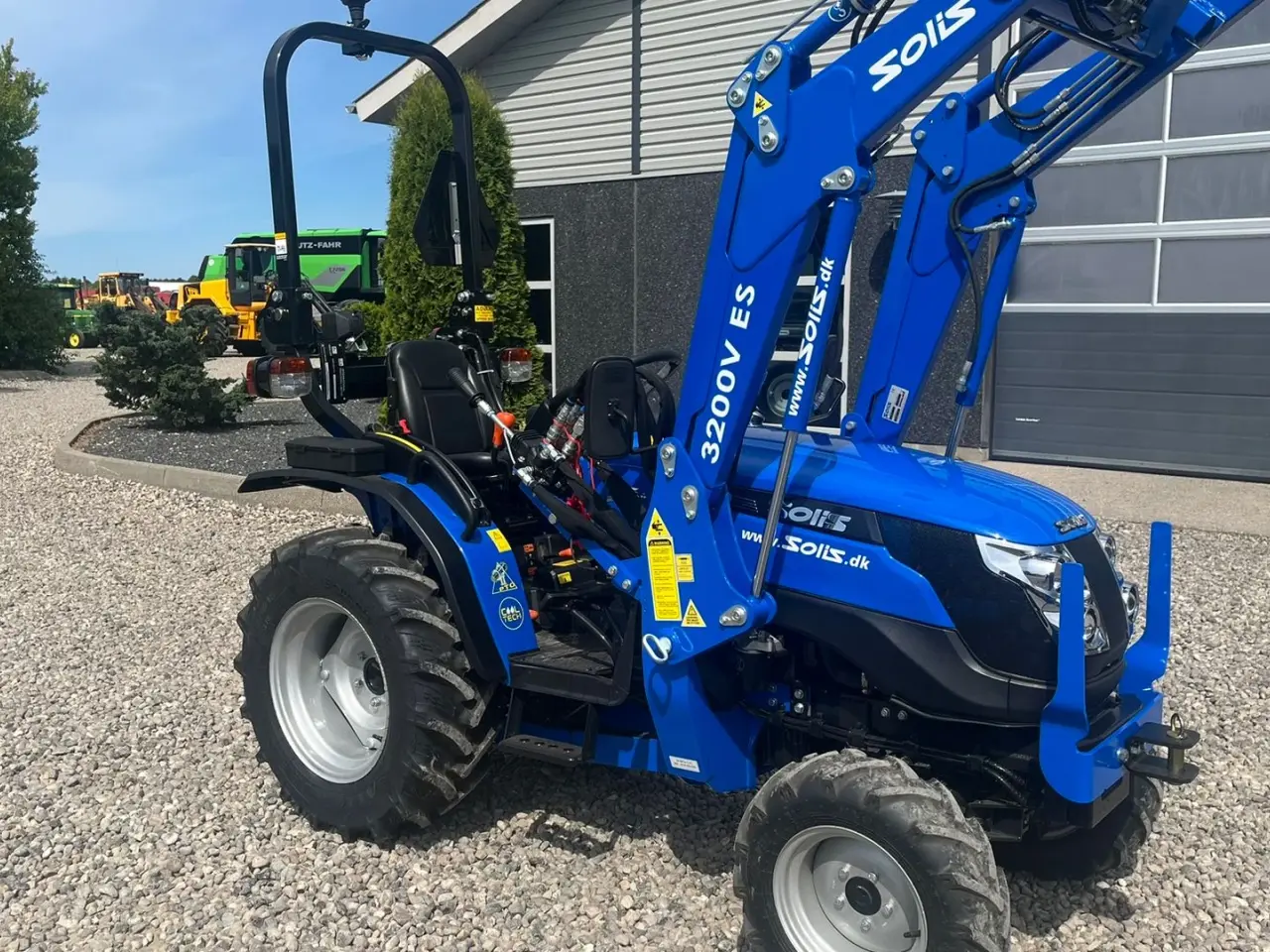 Billede 13 - Solis S26 6+2 gearmaskine med Fuldhydraulisk frontlæsser