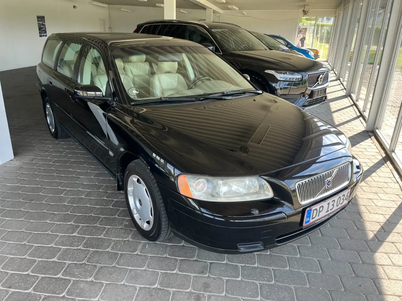 Billede 1 - Volvo V70 2,4 140