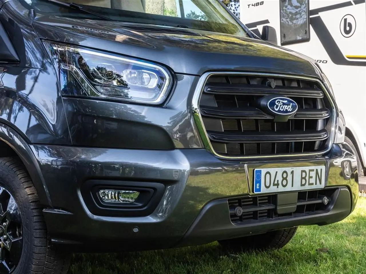 Billede 31 - 2027 - Benimar Tessoro 481 Northautokapp Under 6 meter med enorm plads indvendig