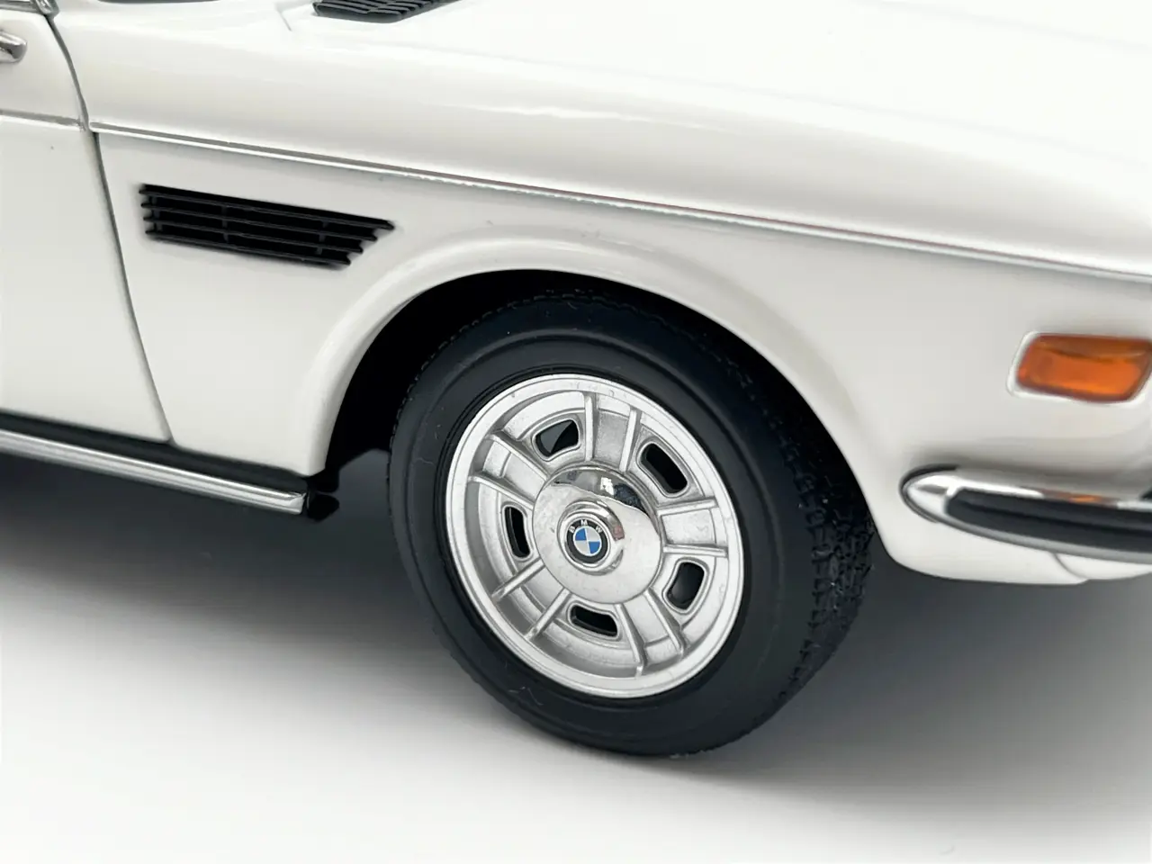 Billede 9 - 1971 BMW 3,0 CSi E9 - 1:18 Mega sjælden udbudt