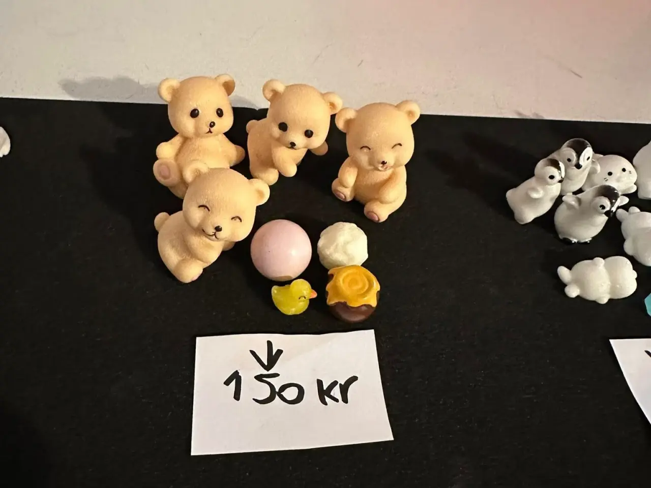 Billede 1 - Figur til sneland skab, og dukke huse