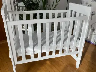 Babyseng, vugge Bino, børneseng, tremmeseng.