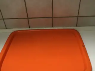 Serverings bakke i orange
