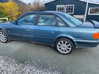 Audi 100 2,3