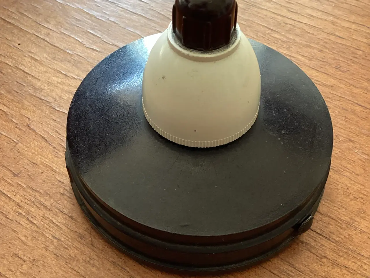 Billede 2 - Ældre fatning til lampe