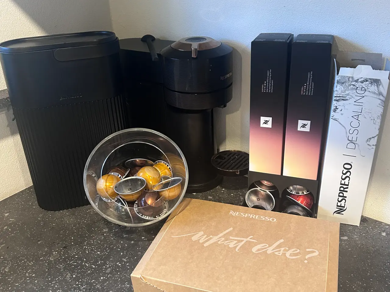 Billede 1 - Nespresso kaffemaskine med tilbehør