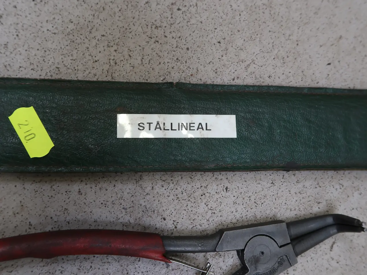 Billede 2 - Stållineal samt tang
