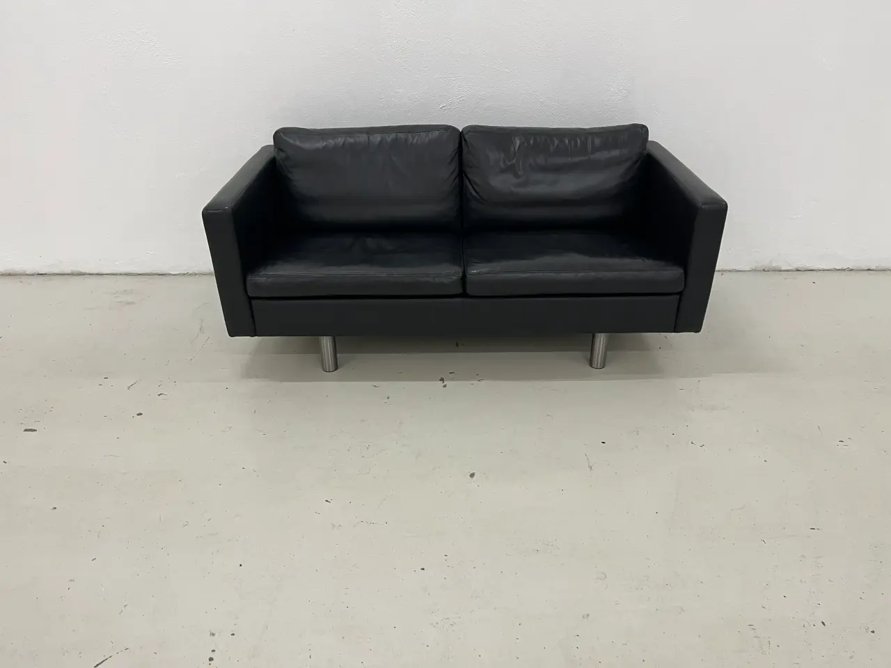 Billede 2 - 2 1/2 Pers.Sofa i sort semianilin læder.