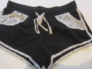Str. S/M, sorte shorts m. blondekanter