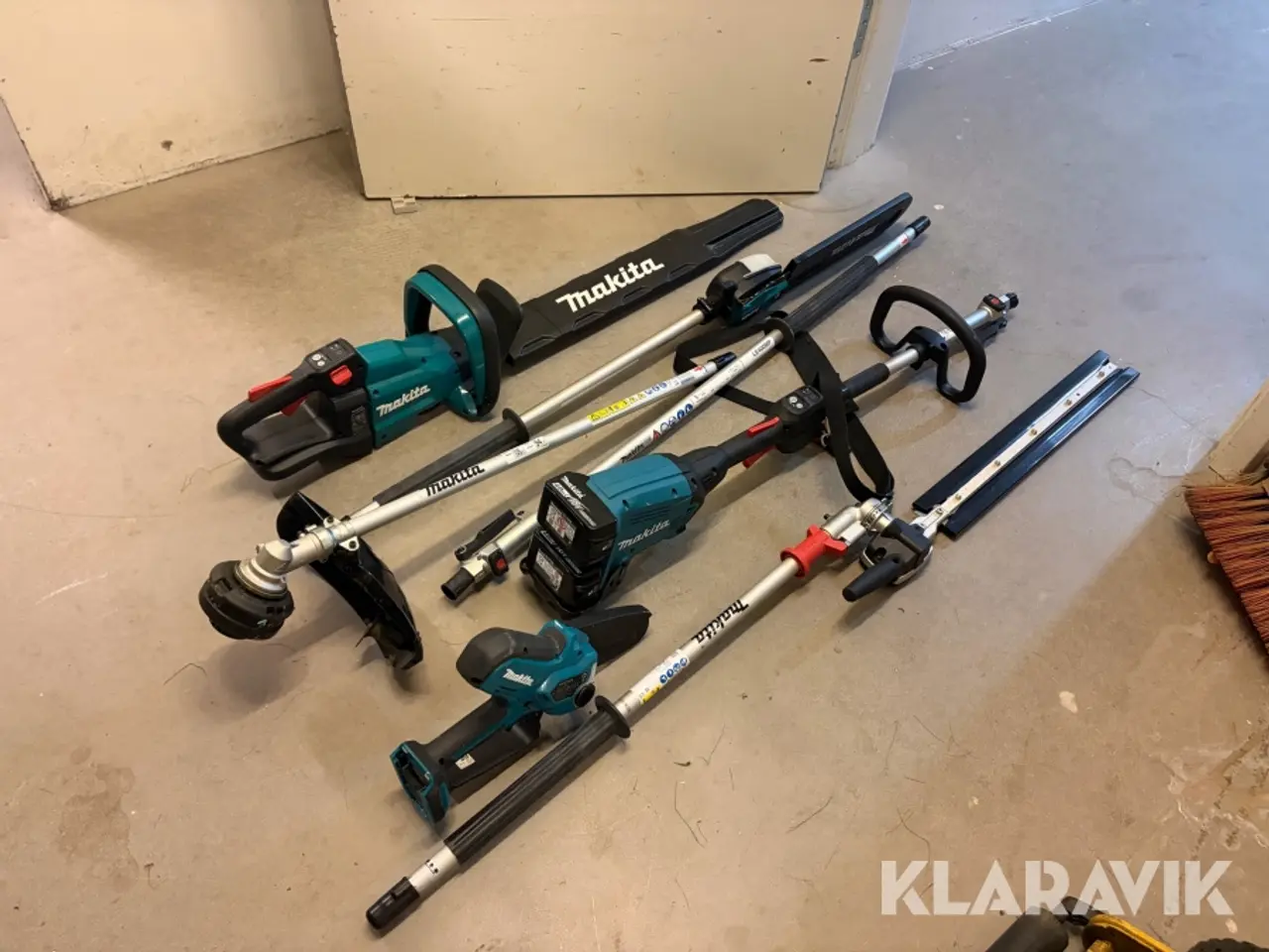 Billede 2 - Lot af havemaskiner Makita inkl. 3 batterier, lader og tilbehør