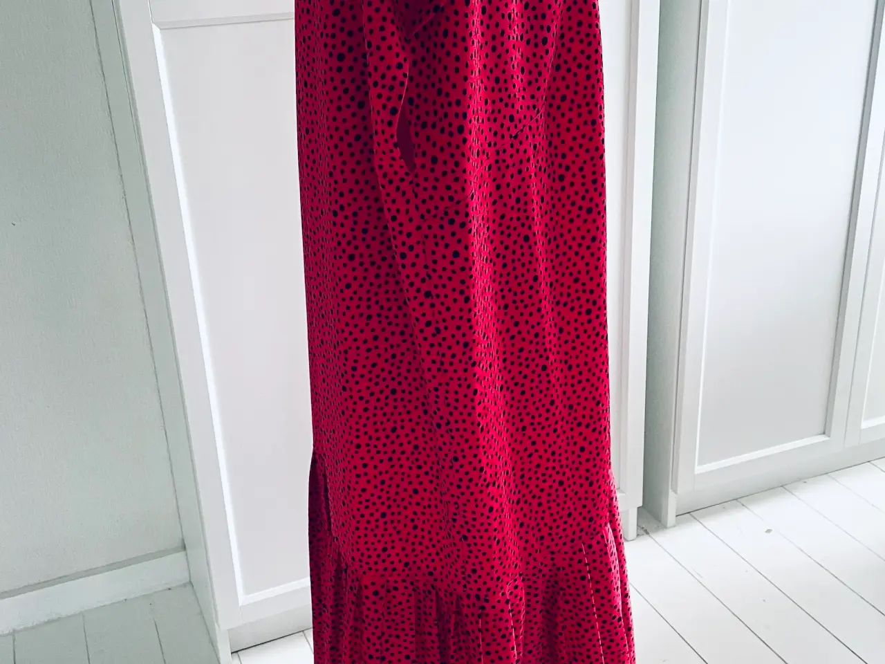 Billede 2 - + size kjole fra Paige made in England