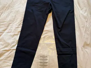 Mørkeblå Le Coq Sportif chino bukser, størrelse 40