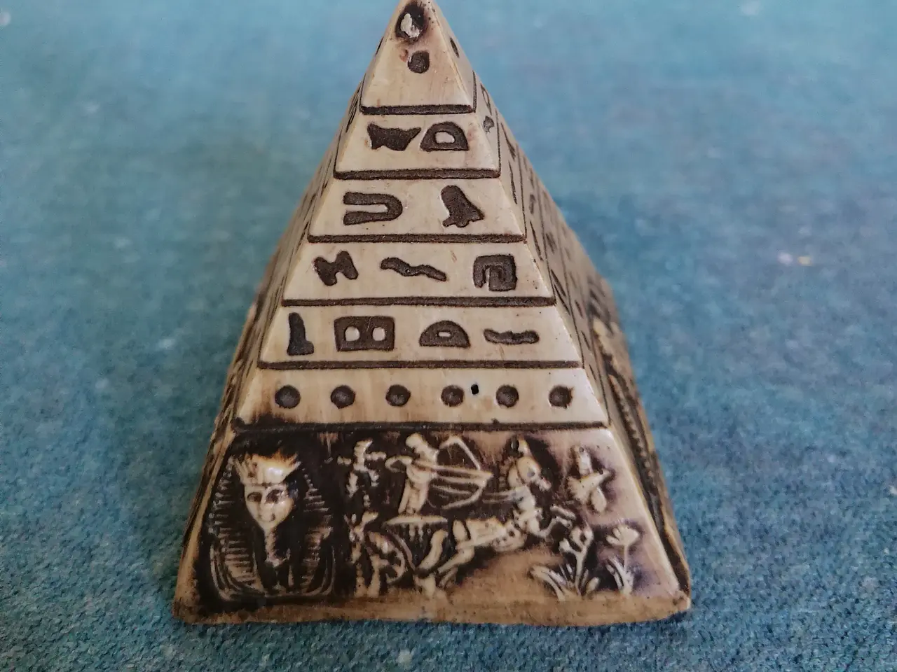 Billede 4 - Flot Pyramide Brevvægt