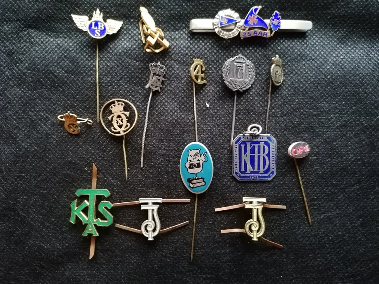 Billede 1 - Pins. forskellige mangle sjældne.