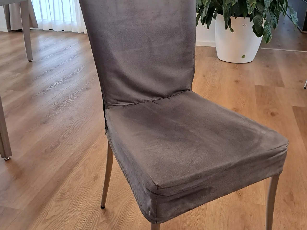 Billede 6 - SE HER ! - glas spisebord med 6 polstrede stole!
