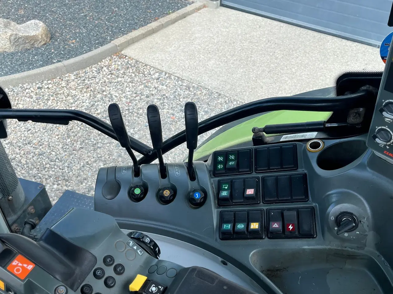 Billede 7 - CLAAS ARION 650 Med frontlift og frontPTO