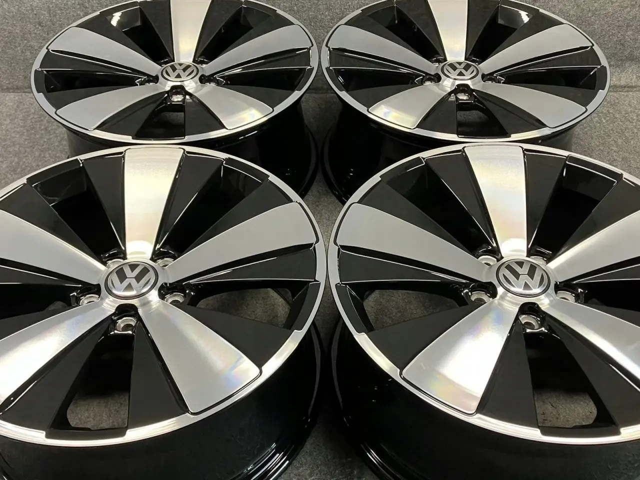Billede 6 - ALUFÆLGE VW BEETLE 5C0 TWISTER 18"