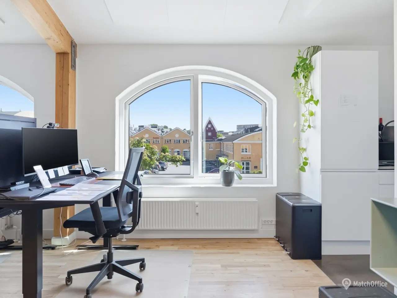 Billede 2 - Lyst og moderne kontor med fine detaljer
