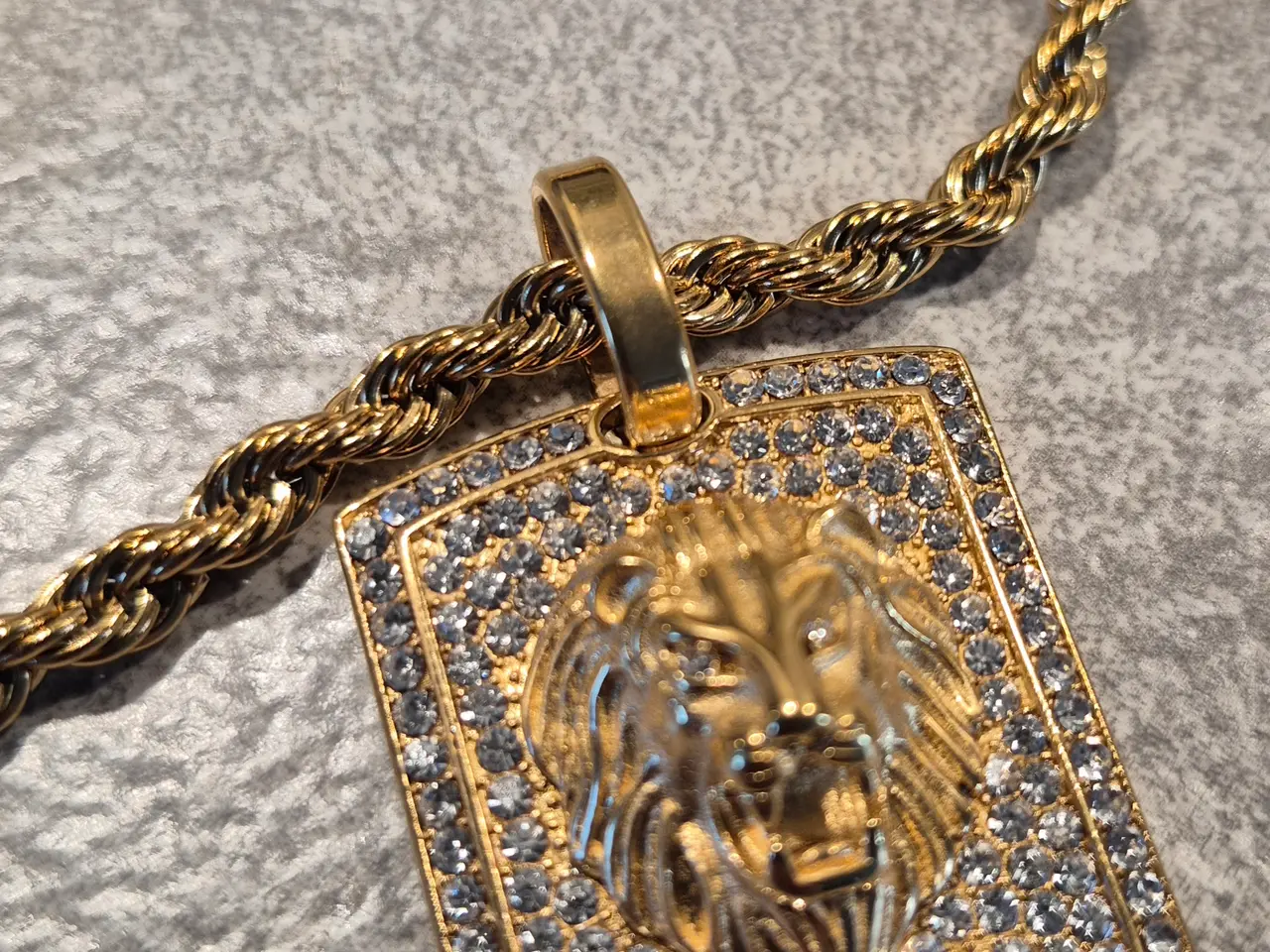 Billede 2 - 5mm goldfilled rope chain med løve vedhæng