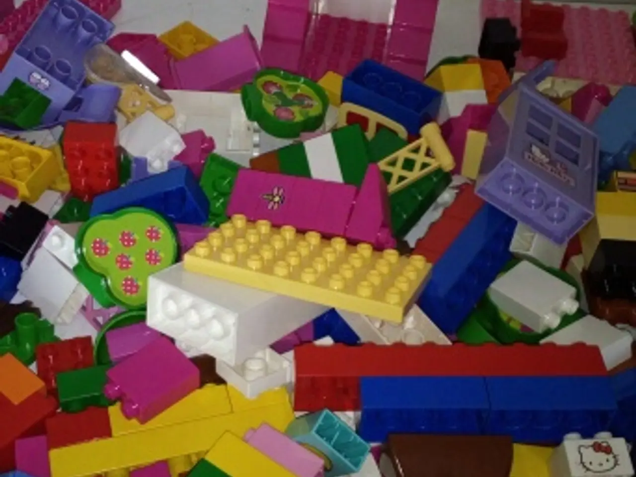 Billede 5 - Div hallo kitty lego store klodser