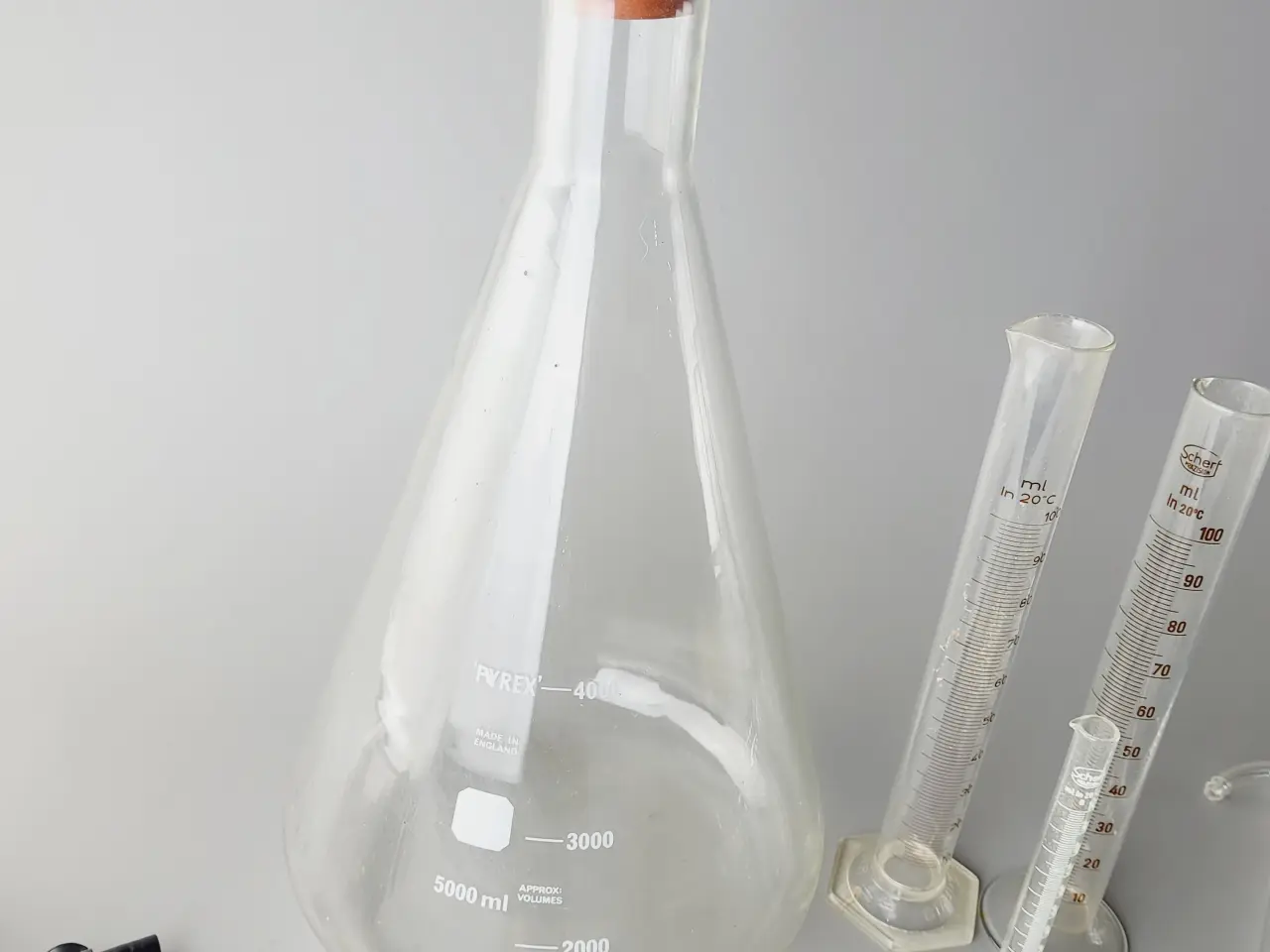 Billede 5 - ⭐️- Stort laboratoriesæt m. 5L Pyrex kolbe, glaskø