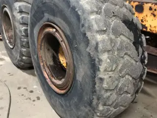 23.5 R25