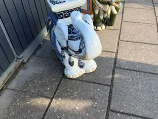 Flot to elefanter sælges samlet