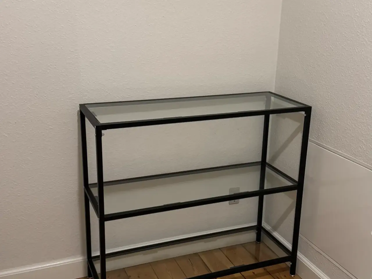 Billede 2 - Fin reol med glashylder
