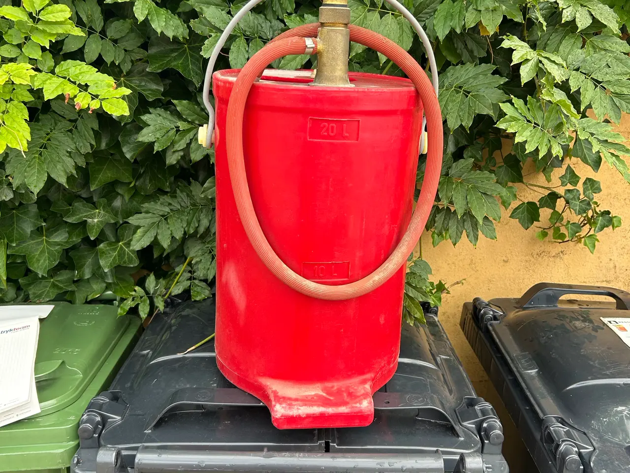 Billede 3 - BRANDPUMPER TIL 2O L VAND