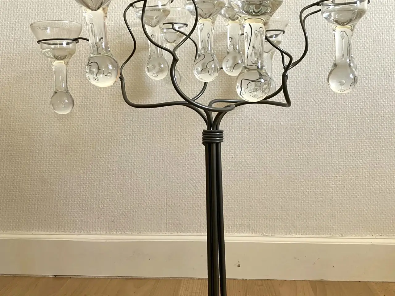 Billede 8 - Gulvstage – metaltræ med 10 glas til lys.