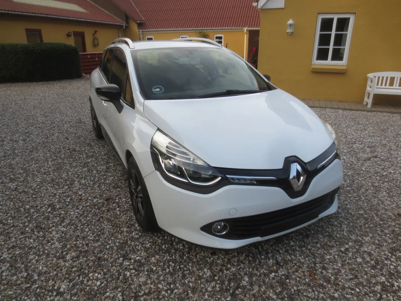 Billede 3 - Fin Renault Ny Clio 1.2 i År 14. Synet 4/26.