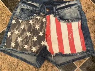 Fishbone shorts str 28