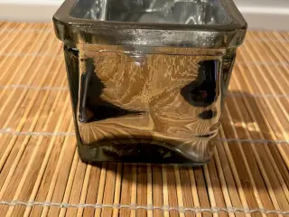 Glas fyrfadsstage kubisk sølvfarvet
