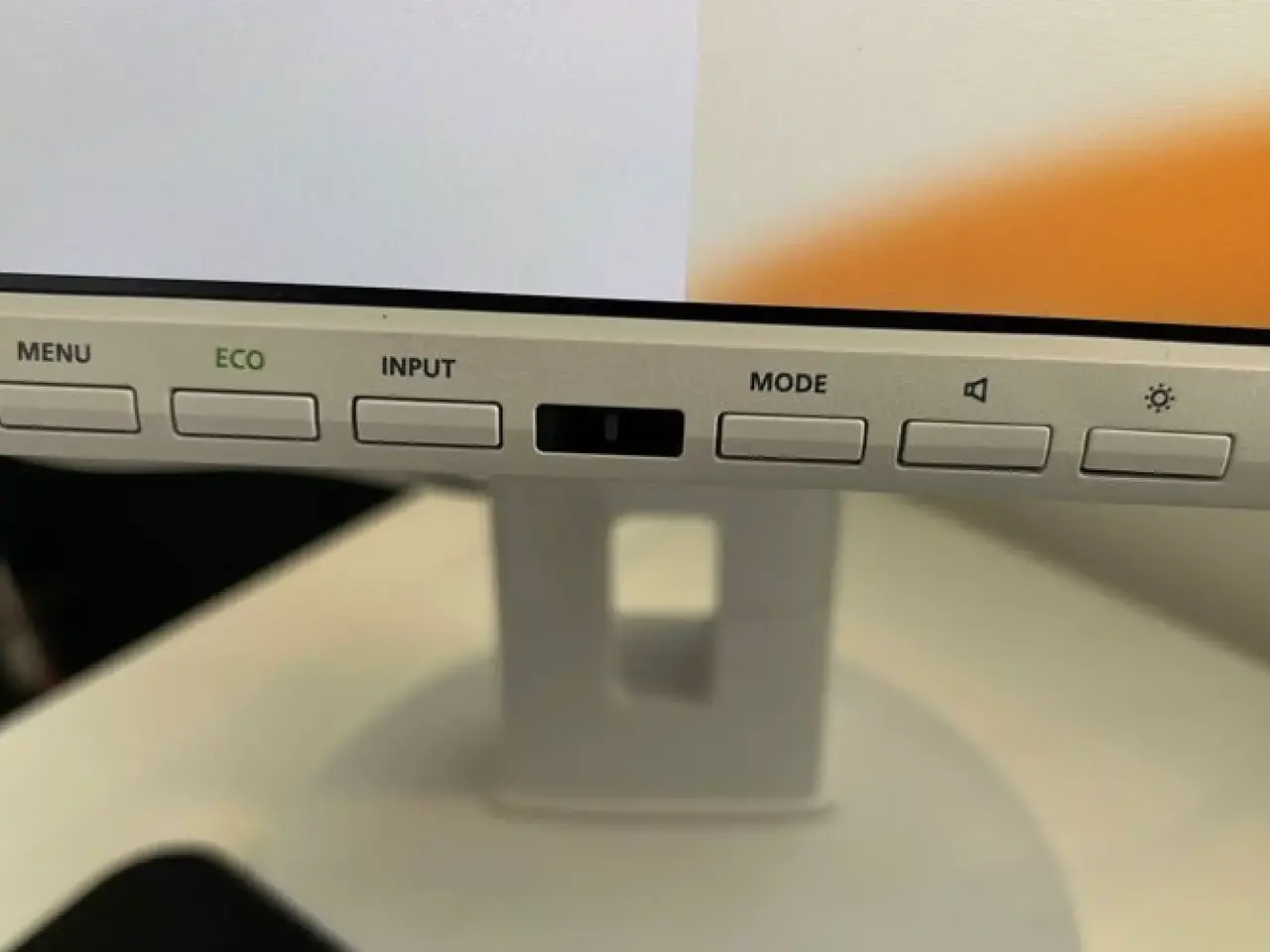 Billede 3 - Fujitsu Display P2410 WS 24″ Skærm (2/2)