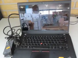 Bærbar computer LENOVO Thinkcentre T490