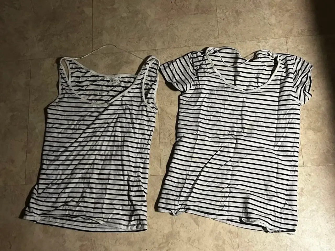 Billede 4 - Sælger 4 t-shirts