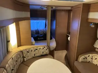 Flot 1 ejers campingvogn med aircon og mover
