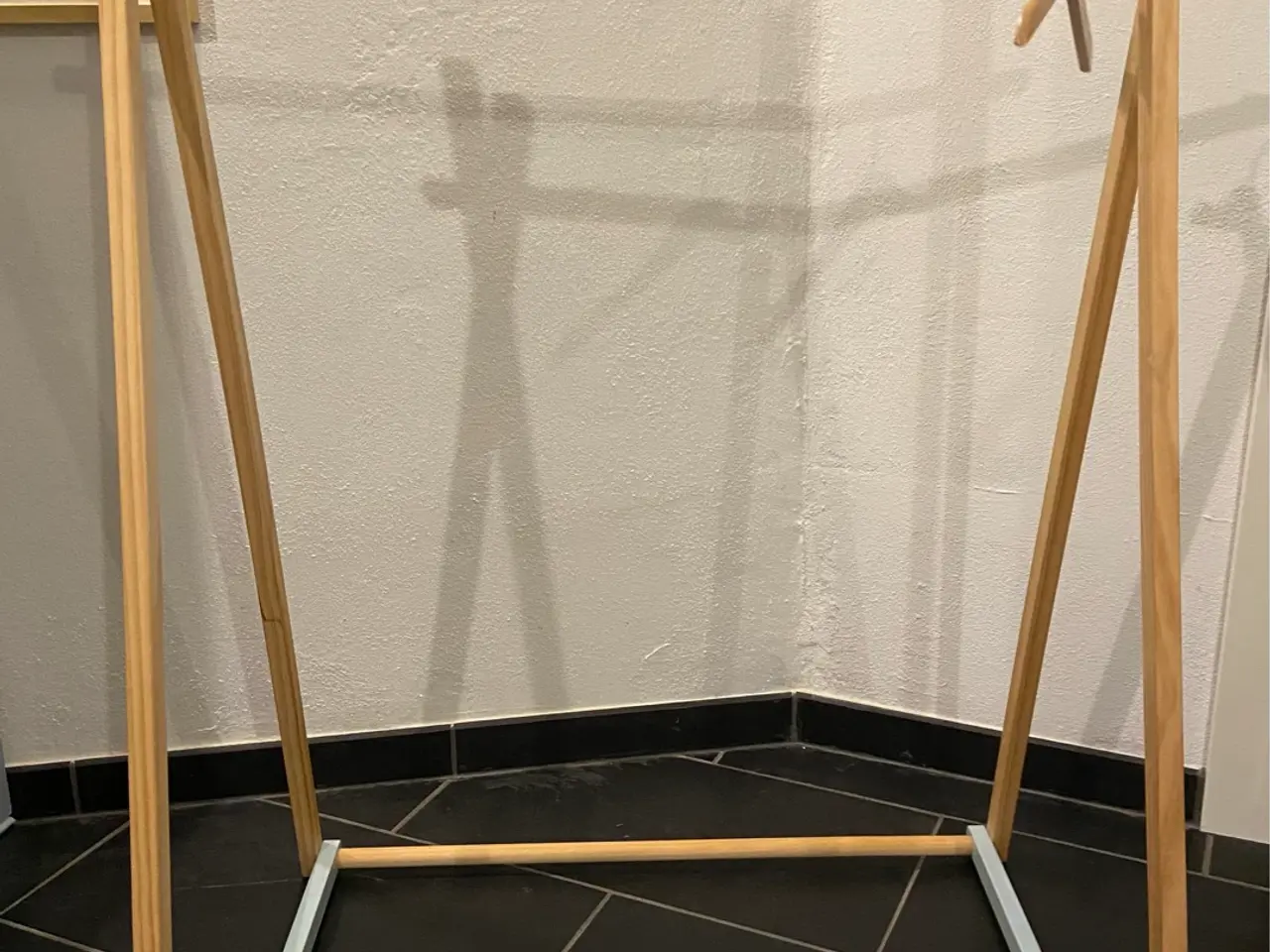 Billede 1 - Tøjstativ til børn