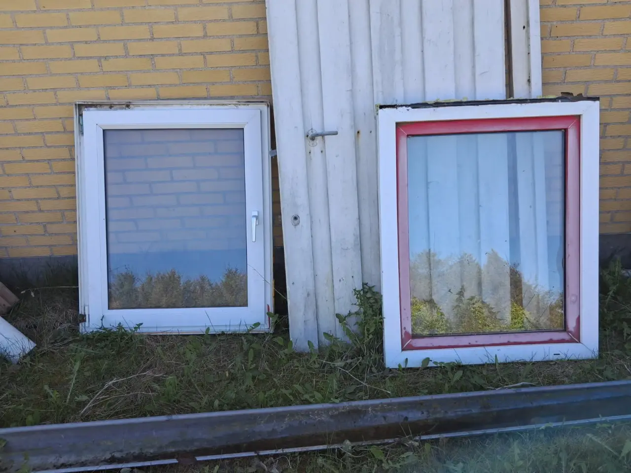 Billede 1 - Plast vindue som kan åbnes