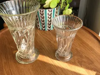 Holmegaard "Skjold" vaser i klar glas.