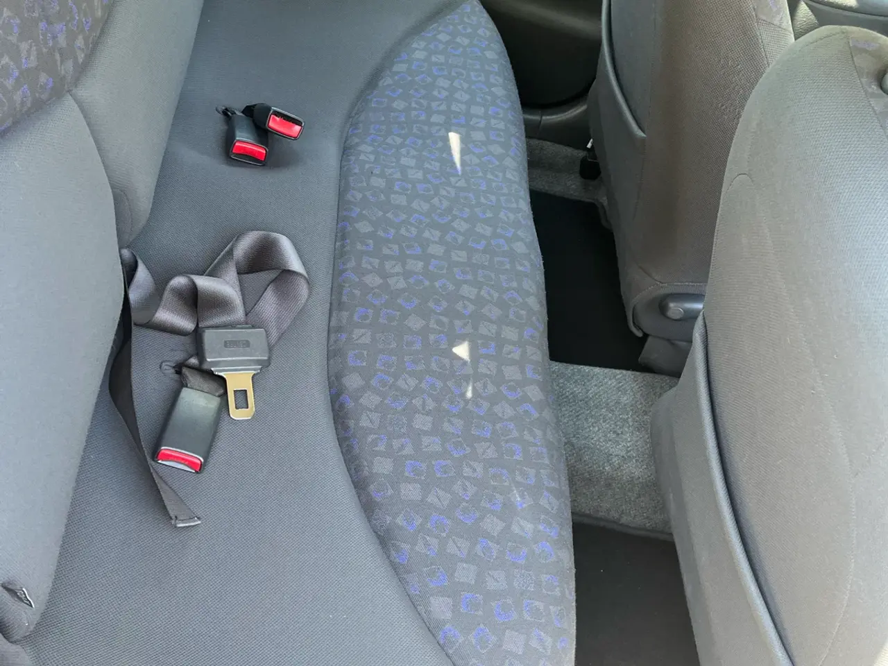 Billede 4 - Toyota Yaris 1,3 årgang 2002benzin kM 129.900