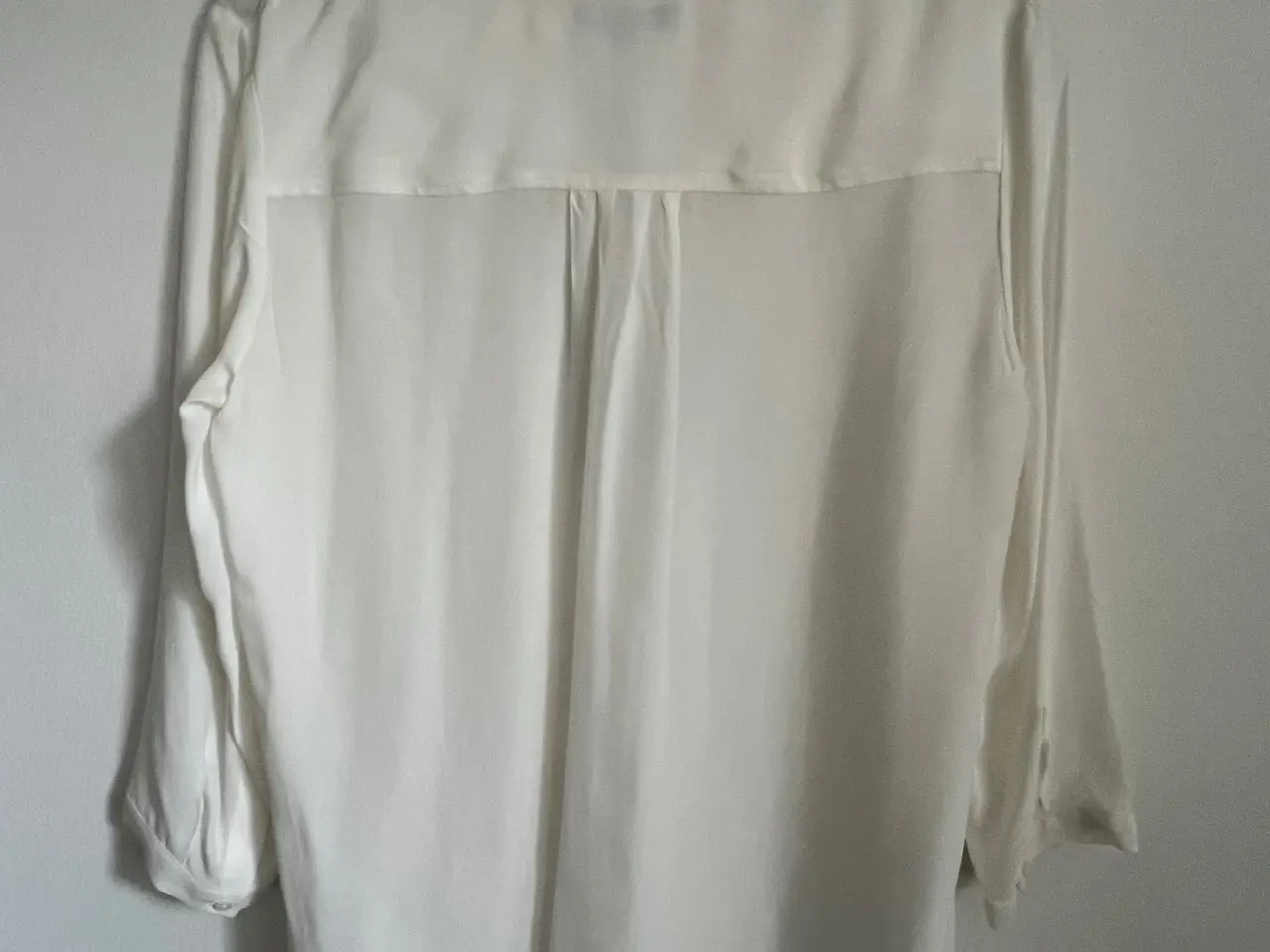 Billede 2 - Bluse med 3/4 ærme