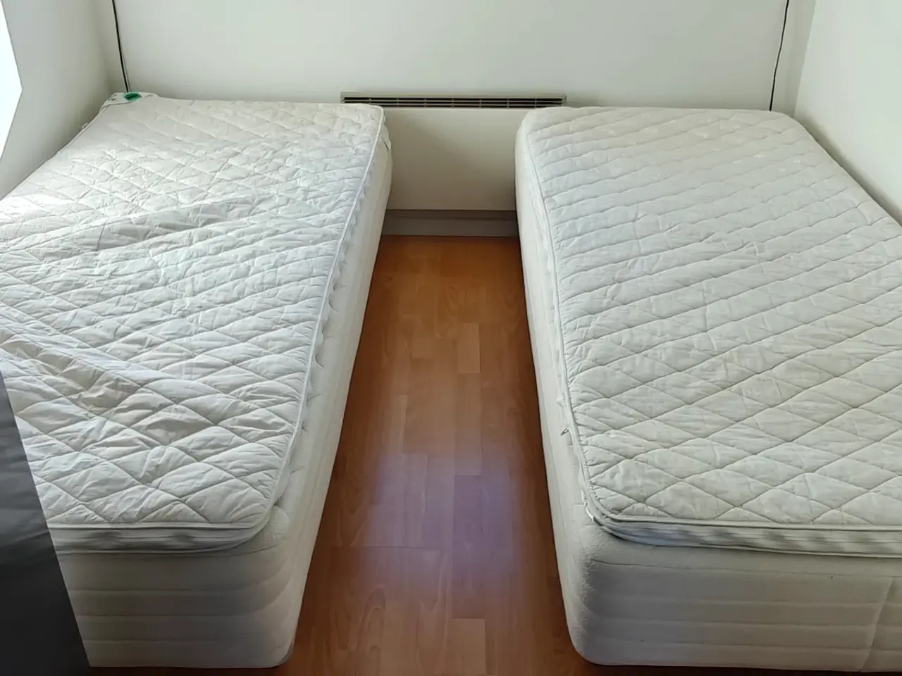 Billede 1 - 2 boxmadrasser afhændes