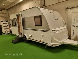 2024 - Knaus Sport 450 FU DEMOMODEL...ATTRAKTIV CAMPINGVOGN MED FRANSK SENG & RUNDSIDDEGRUPPE